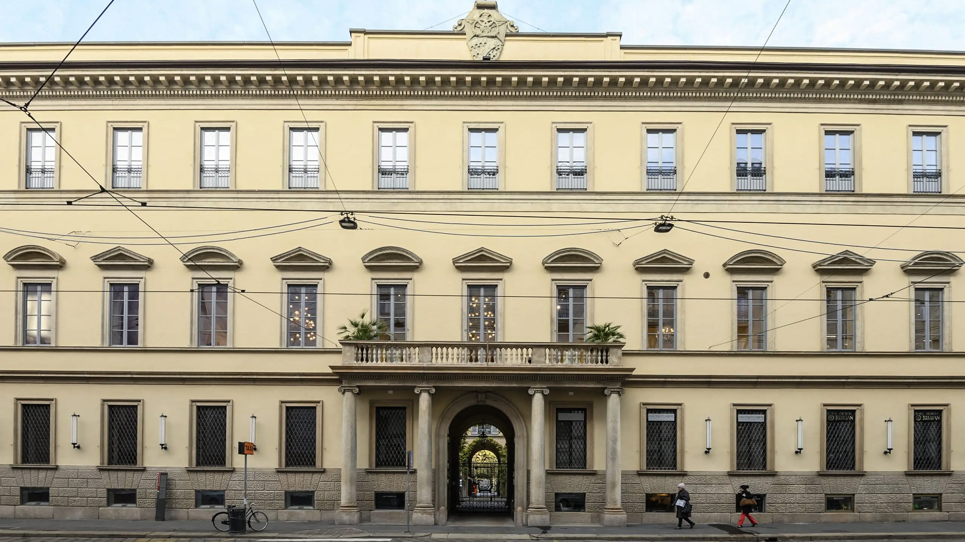 Palazzo Borromeo intro 2